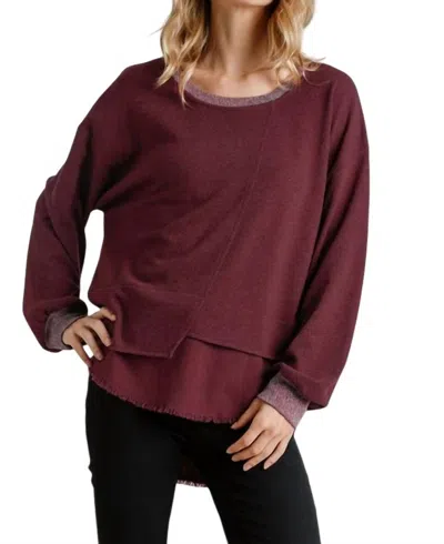Umgee Layered Frayed Hem Top In Burgundy