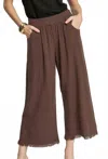 Umgee Linen Blend Frayed Hem Wide Leg Pants In Brown In Brown