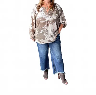 Umgee Marbled Metallic Blouse In Brown In Gray