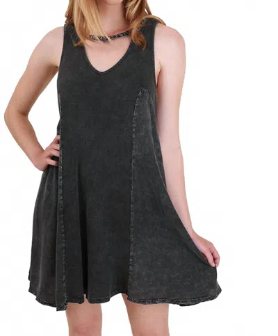 Umgee Mineral Washed Keyhole Dress In Black