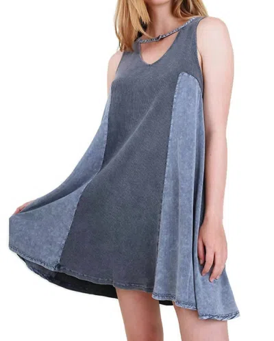Umgee Mineral Washed Keyhole Dress In Denim In Gray