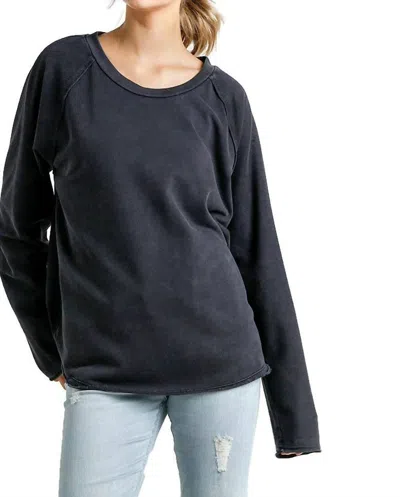 Umgee Mineral Washed Raw Hem Top In Black