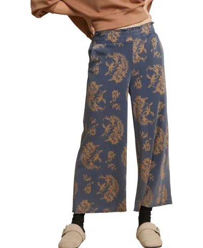 Umgee Paisley Print Pant In Mineral Wash In Blue