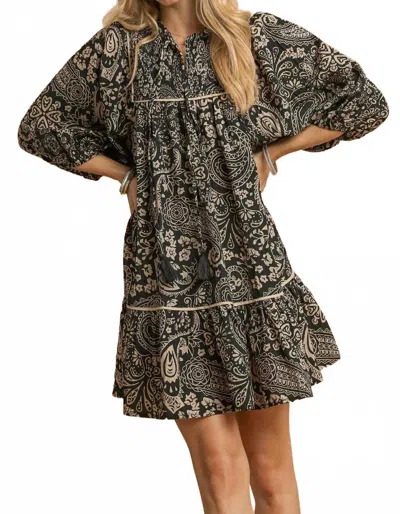 Umgee Paisley Tiered Short Dress In Black