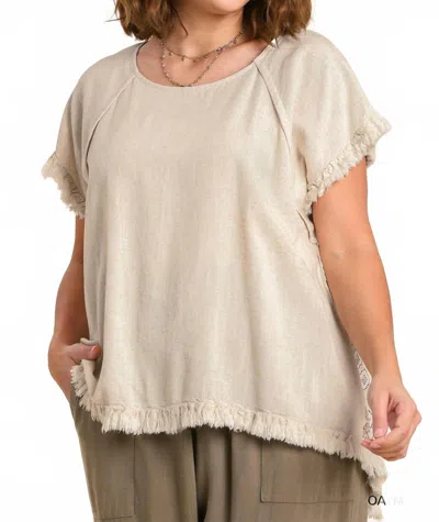 Umgee Paisley Touch Top In Oatmeal In Gray