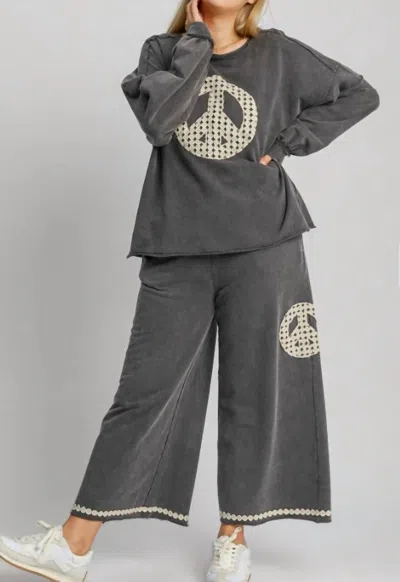 Umgee Peace Applique Top In Grey In Gray