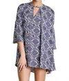 Umgee Quatrefoil Keyhole Dress In Berry In Multi