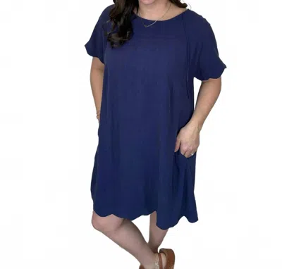Umgee Scalloped Hem Linen Dress In Navy In Blue