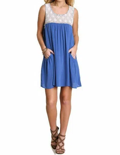 Umgee Sleeveless Dress With Lace Detail In Blue
