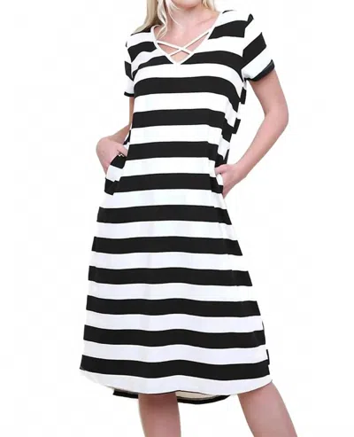 Umgee Striped T-shirt Midi Dress In Black / White In Multi