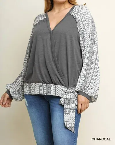 Umgee Surplice Printed Puff Sleeves Plus Top In Charcoal In Gray
