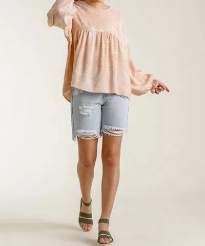 UMGEE SWISS DOT BABYDOLL BLOUSE IN SOFT CLAY
