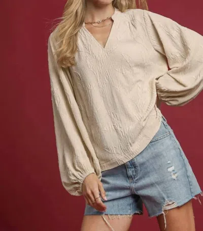 Umgee Textured Jacquard V-neck Top In Champagne In Neutral