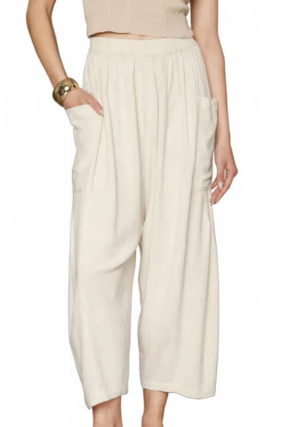 Umgee Women's Trina Barrel Linen Pants In Oatmeal In White