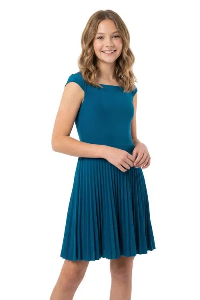 Un Deux Trois Girls' Cap Sleeve Pleated Dress - Big Kid In Blue