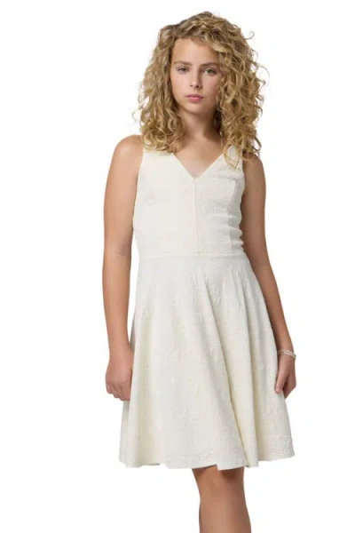 Un Deux Trois Kids'  Textured Skater Dress In White