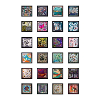 Un Poco Wow World Of Wonder Framed Silk Set
