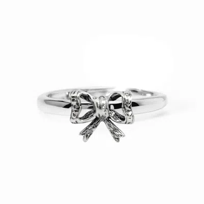 Unaloe Women's Silver Bow Ring With Segmented Details