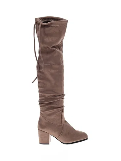 Pre-owned Unbranded Boots In Brown
