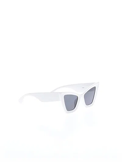 Pre-owned Unbranded Sunglasses In White