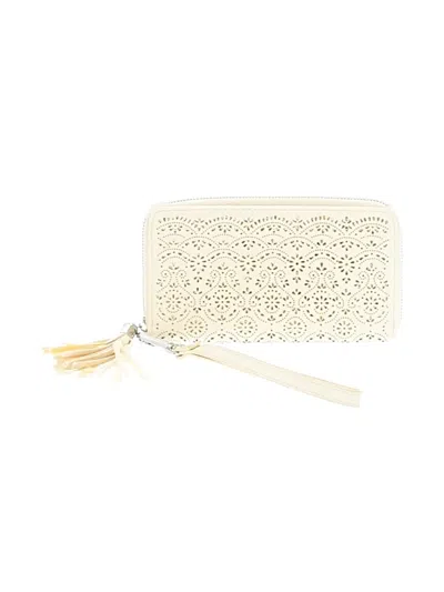 Pre-owned Unbranded Wristlet In Ivory