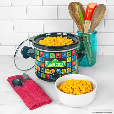 Uncanny Brands Sesame Street 2-quart Slow Cooker In Multi