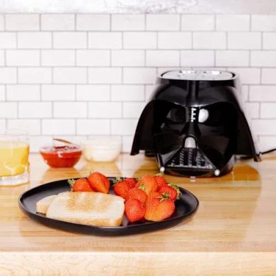 Uncanny Brands Star Wars Darth Vader Halo 2-slice Toaster In Black