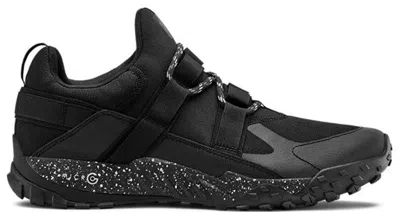 Pre-owned Under Armour Men's  Valsetz Trek Sneakers In Black