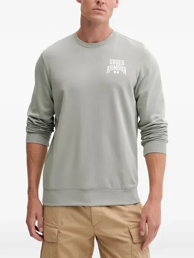 Under Armour Ua 라이벌 테리 그래픽 프린트 스웨트셔츠 In Gray