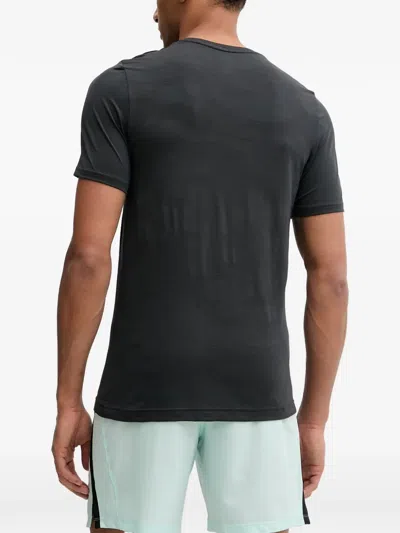 Under Armour Vanish Elite Seamless Camo Logo-print Jacquard T-shirt In Black