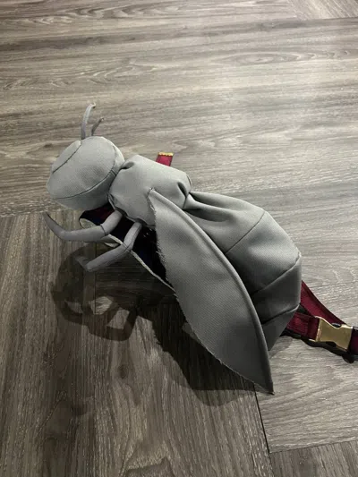 Pre-owned Undercover Aw16  “perfect Day” Friends & Family Bee Bag In Gray