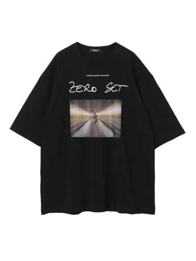 Undercover T-shirt Mit Grafischem Print In Black