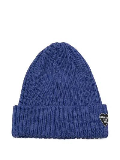 Undercover Ribbed-knit Heart-patch Beanie Hat In Blue