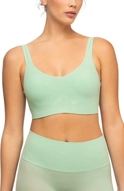Underoutfit The Comfort Shaping Bra In Green