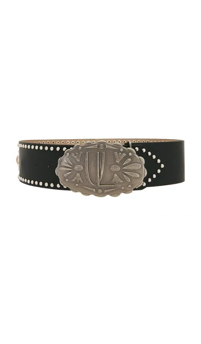 Understated Leather Oversized Buckle Belt In Black