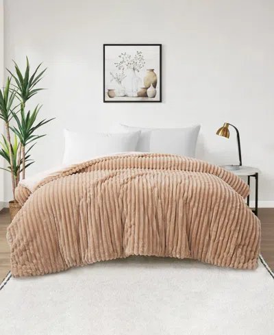 Unikome Year Round Plush Flannel Comforter, Queen