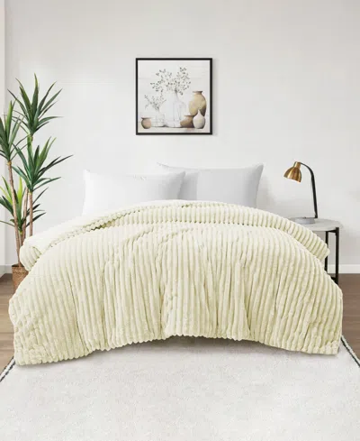 Unikome Year Round Plush Flannel Comforter, Queen