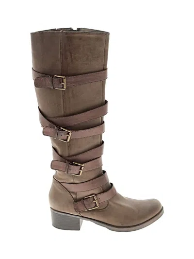 Pre-owned Unionbay Boots In Brown