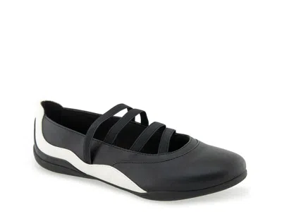Unionbay Rylee Mary Jane Sneaker In Black