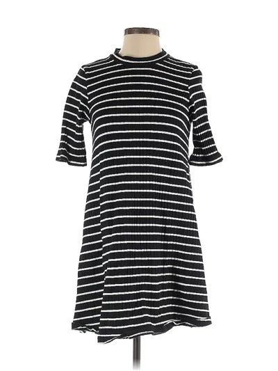 Pre-owned Uniqlo Casual Dress In Black