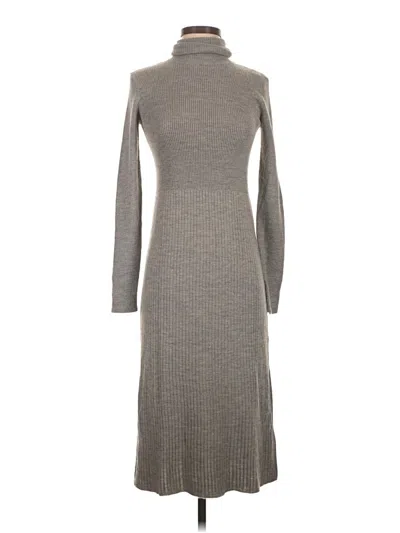 Pre-owned Uniqlo Casual Dress In Gray