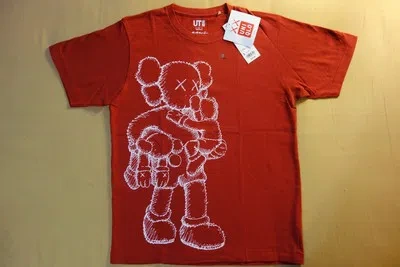 Pre-owned Uniqlo Kaws X  Ut 2016 Short Sleeve Graphic T-shirt "clean Slate" Red