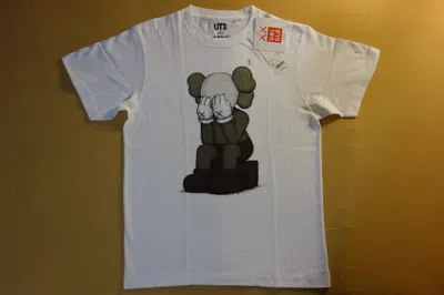 Pre-owned Uniqlo Kaws X  Ut 2016 Short Sleeve Graphic T-shirt "passing Through" White