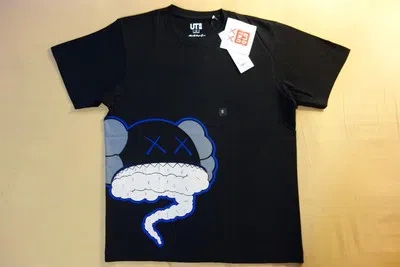 Pre-owned Uniqlo Kaws X  Ut 2016 Short Sleeve Graphic T-shirt "tornado Cloud" Black