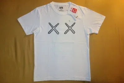 Pre-owned Uniqlo Kaws X  Ut 2016 Short Sleeve Graphic T-shirt "xx / Green Skeleton" White