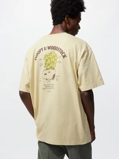 Uniqlo Peanuts Ut Graphic T-shirt Yellow Large  Us