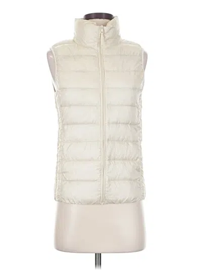 Pre-owned Uniqlo Vest In Ivory