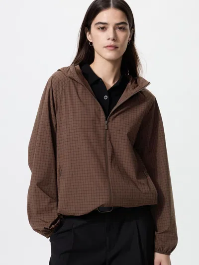 Uniqlo Women's Pocketable Uv Protection Parka Pattern Dark Brown 2xl  Us In Multi