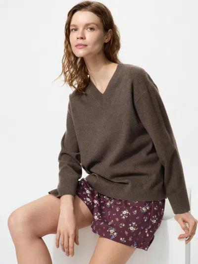Uniqlo Women's Washable Knit V-neck Sweater Smooth, Dark Brown, Xs