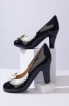 Unique Vintage Bow Patent Pumps In Black & White
